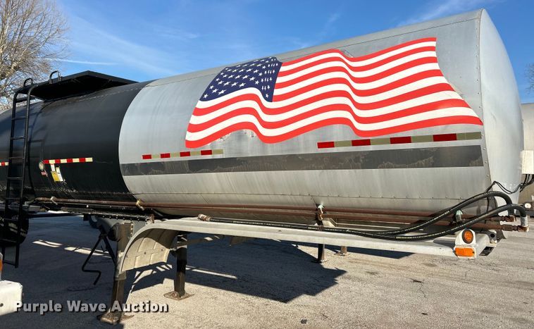 image for item EK4174 2010 Etnyre T6540 tank trailer