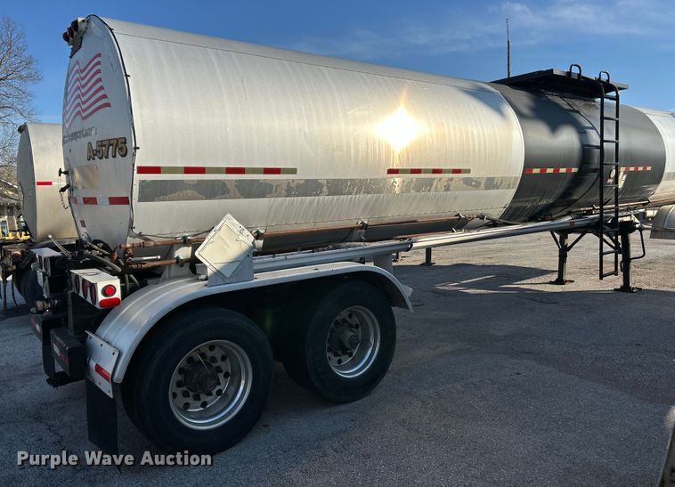 image for item EK4174 2010 Etnyre T6540 tank trailer