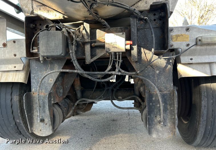 image for item EK4174 2010 Etnyre T6540 tank trailer