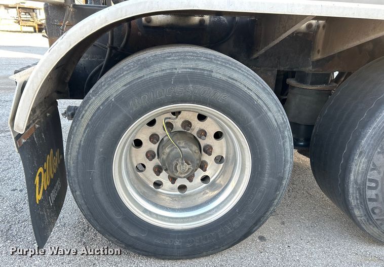 image for item EK4174 2010 Etnyre T6540 tank trailer