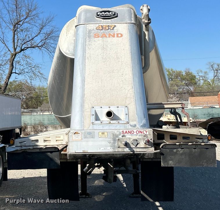 image for item EK4176 2015 Mac tank trailer