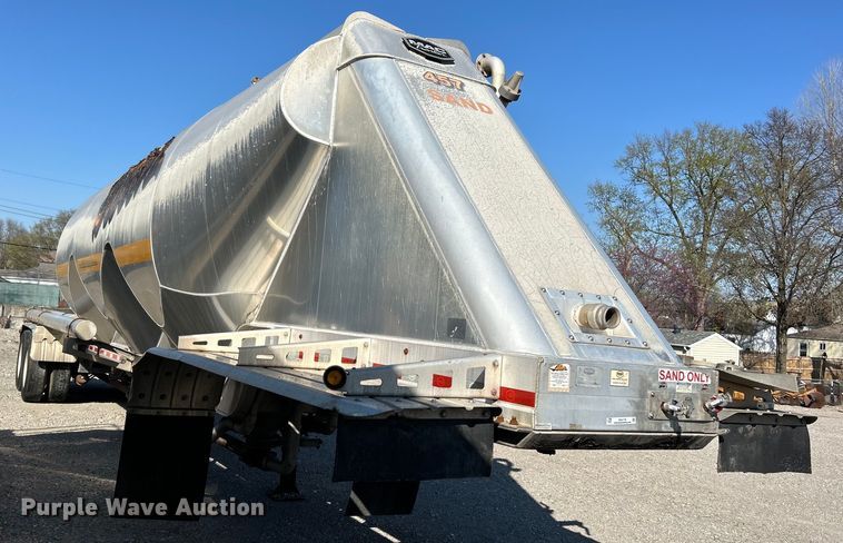 image for item EK4176 2015 Mac tank trailer