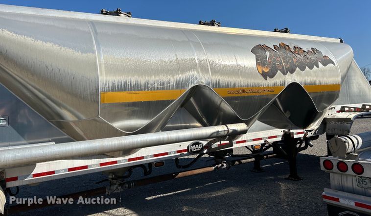 image for item EK4176 2015 Mac tank trailer