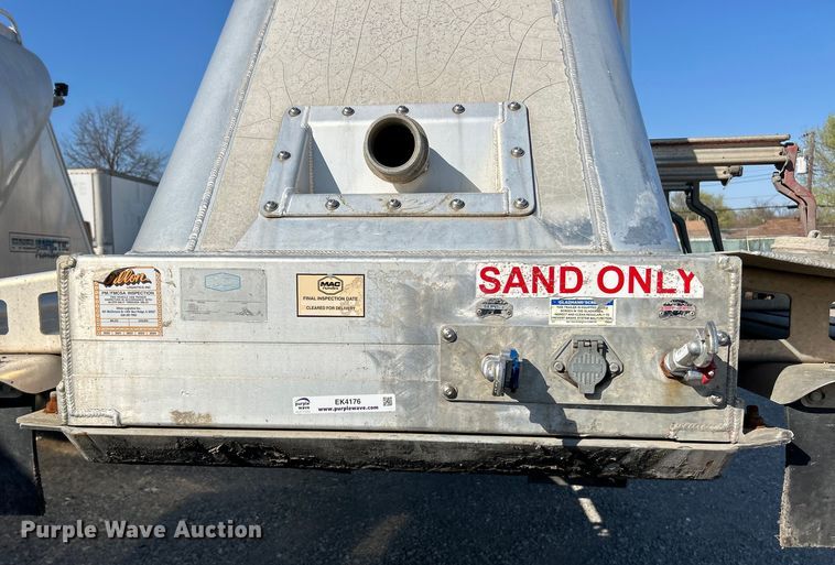 image for item EK4176 2015 Mac tank trailer