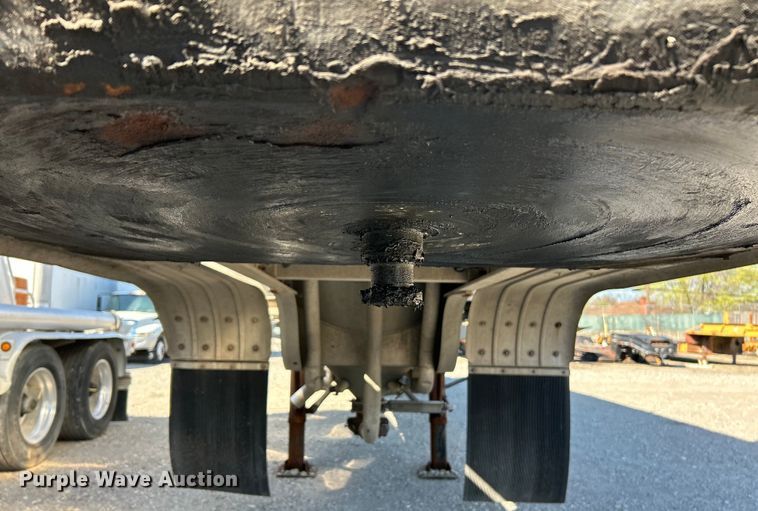 image for item EK4176 2015 Mac tank trailer