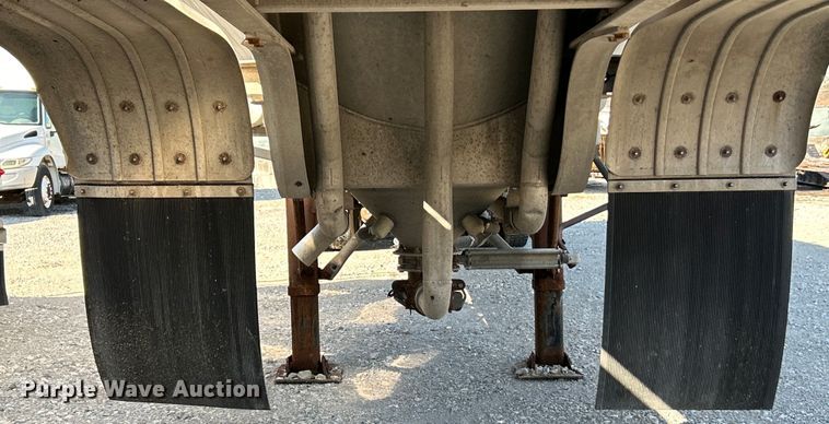 image for item EK4176 2015 Mac tank trailer