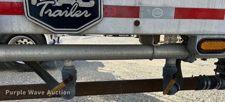 image for item EK4176 2015 Mac tank trailer