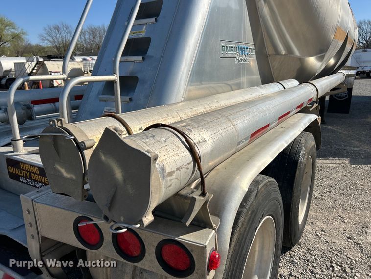 image for item EK4176 2015 Mac tank trailer