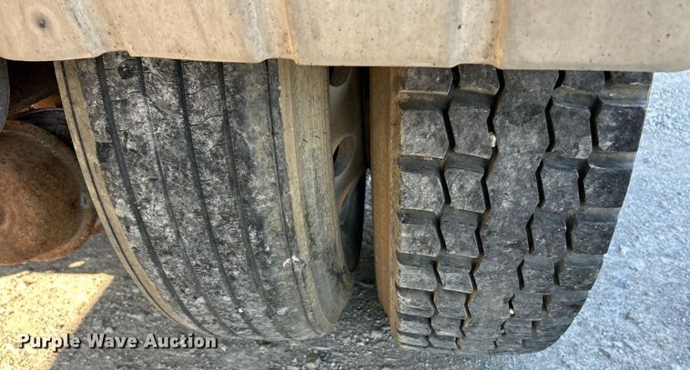 image for item EK4176 2015 Mac tank trailer