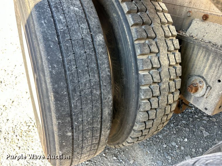 image for item EK4176 2015 Mac tank trailer