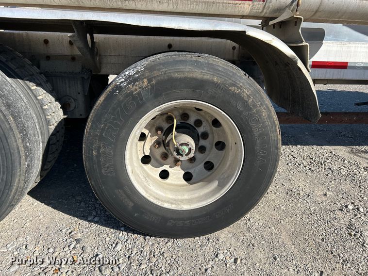 image for item EK4176 2015 Mac tank trailer