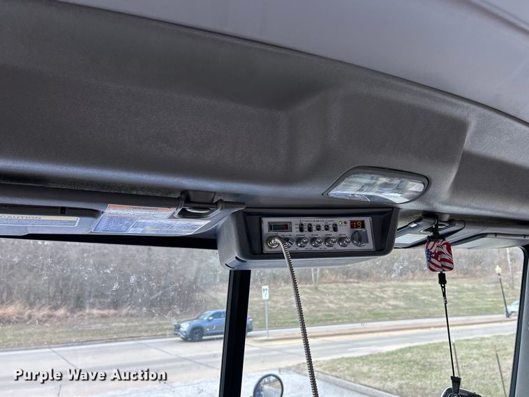 image for item EK4178 2022 Peterbilt 389 semi truck