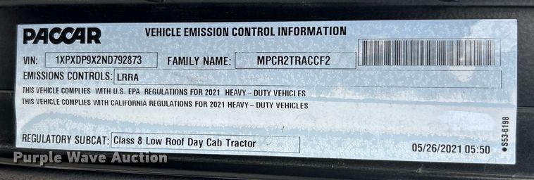 image for item EK4178 2022 Peterbilt 389 semi truck