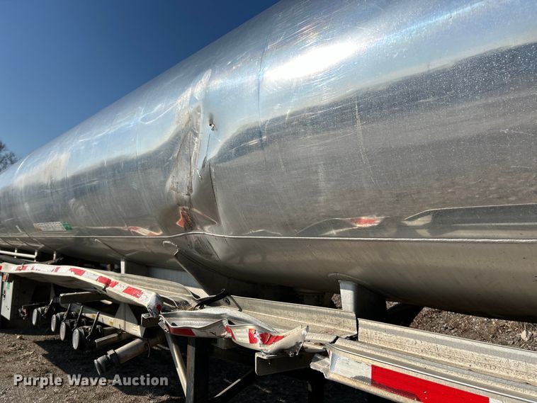 image for item EK4179 2007 Beall BAST-95-4-SB tank trailer