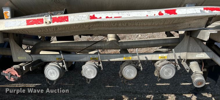 image for item EK4179 2007 Beall BAST-95-4-SB tank trailer