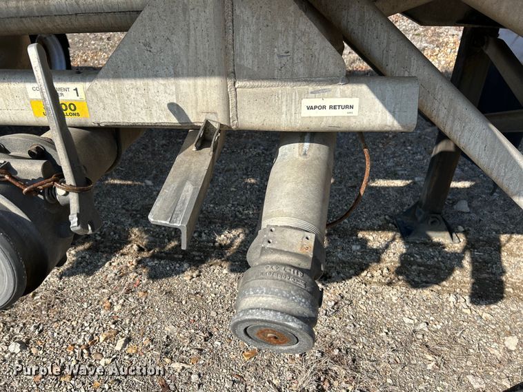 image for item EK4179 2007 Beall BAST-95-4-SB tank trailer