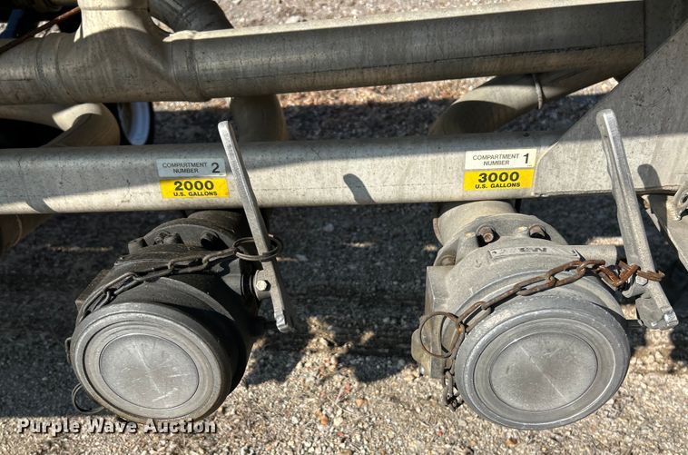 image for item EK4179 2007 Beall BAST-95-4-SB tank trailer