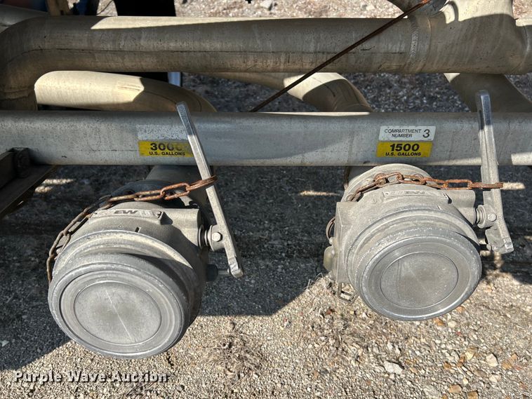 image for item EK4179 2007 Beall BAST-95-4-SB tank trailer