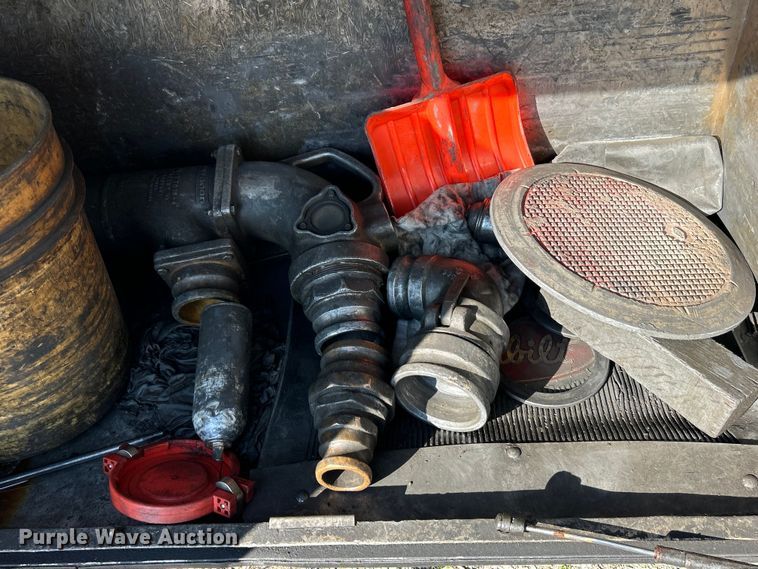 image for item EK4179 2007 Beall BAST-95-4-SB tank trailer