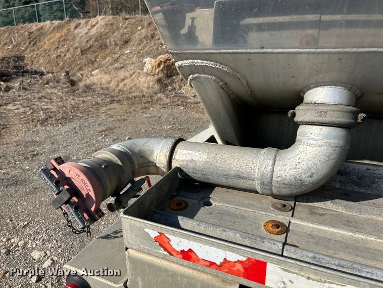 image for item EK4179 2007 Beall BAST-95-4-SB tank trailer