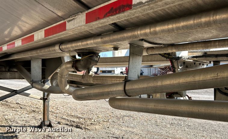 image for item EK4179 2007 Beall BAST-95-4-SB tank trailer