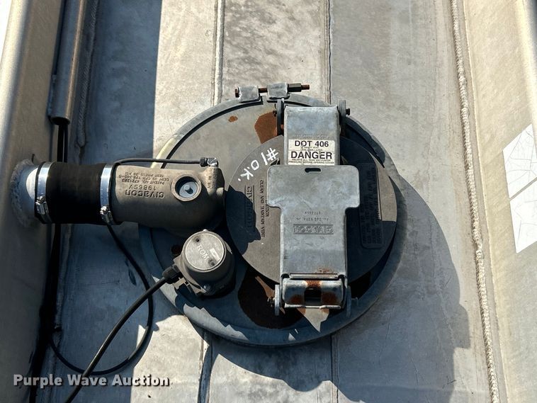 image for item EK4179 2007 Beall BAST-95-4-SB tank trailer