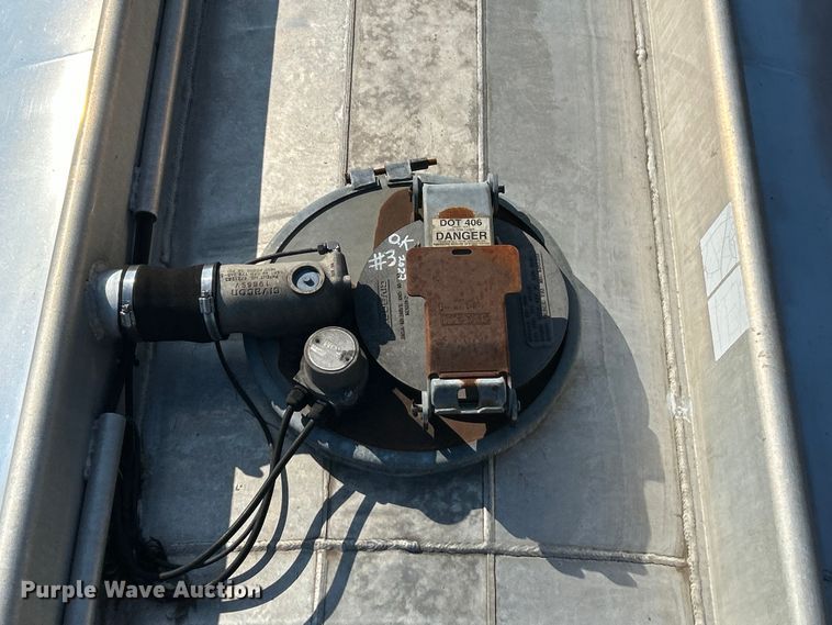 image for item EK4179 2007 Beall BAST-95-4-SB tank trailer