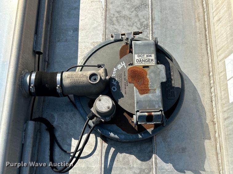 image for item EK4179 2007 Beall BAST-95-4-SB tank trailer