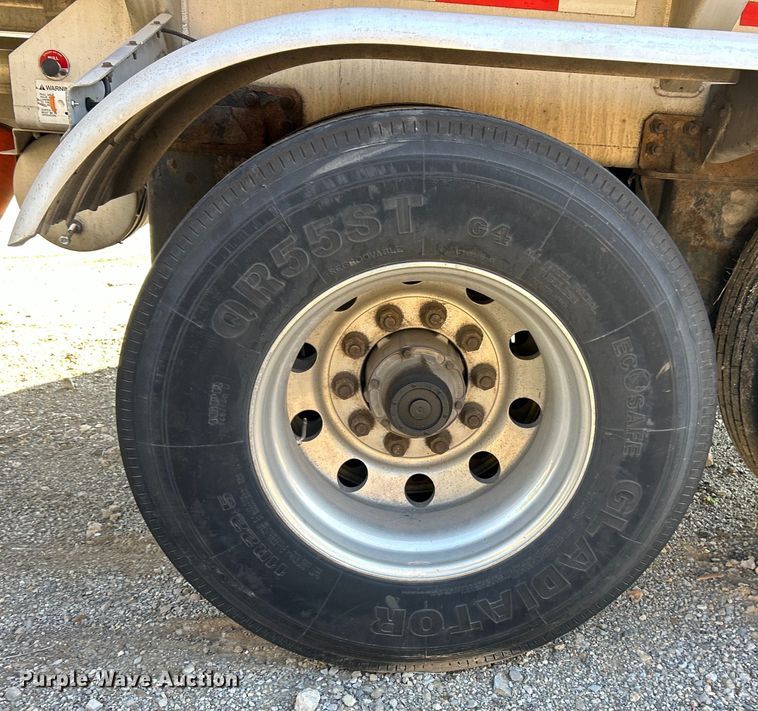 image for item EK4179 2007 Beall BAST-95-4-SB tank trailer