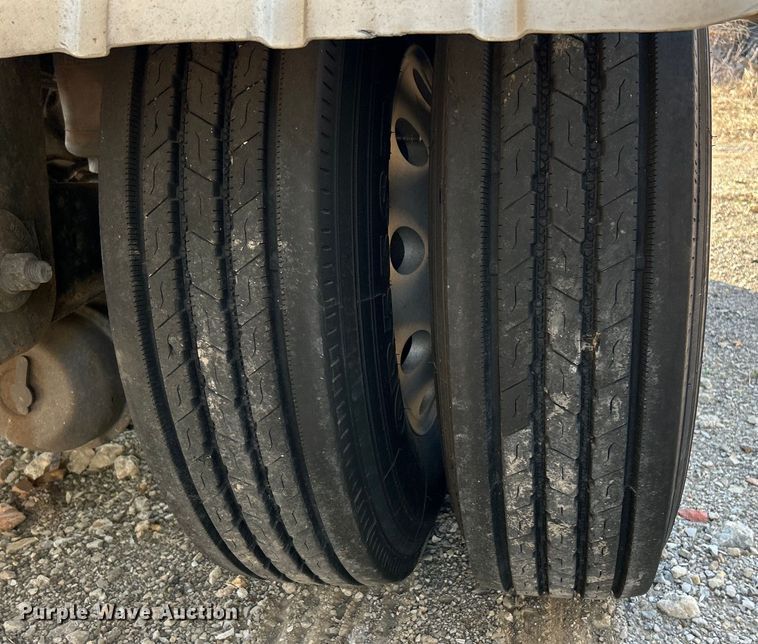 image for item EK4179 2007 Beall BAST-95-4-SB tank trailer