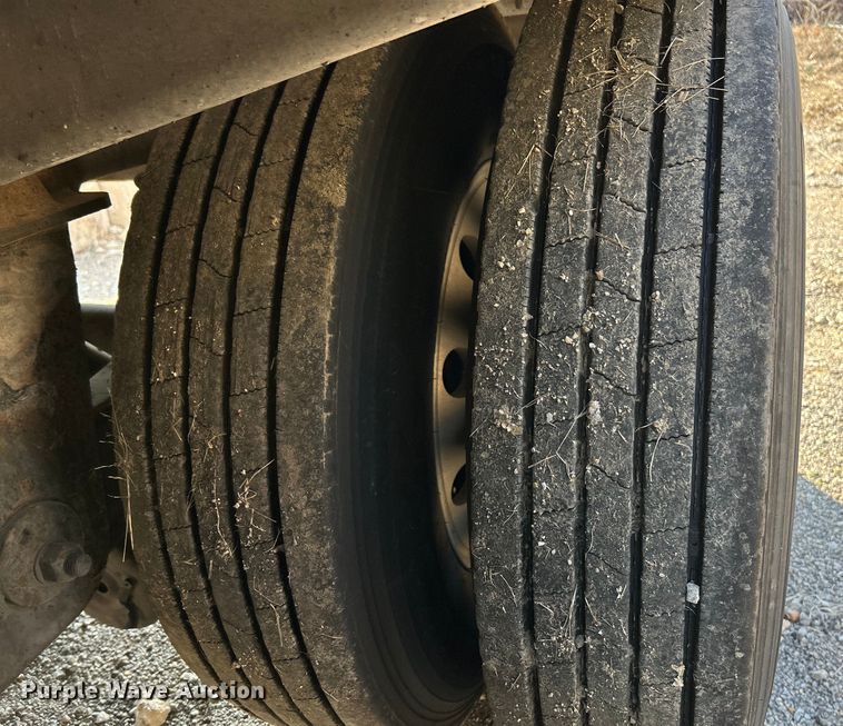 image for item EK4179 2007 Beall BAST-95-4-SB tank trailer