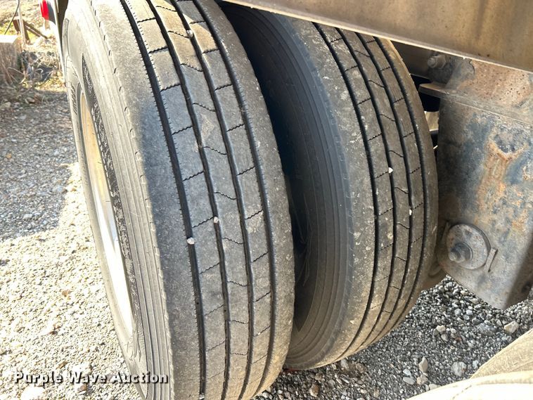 image for item EK4179 2007 Beall BAST-95-4-SB tank trailer