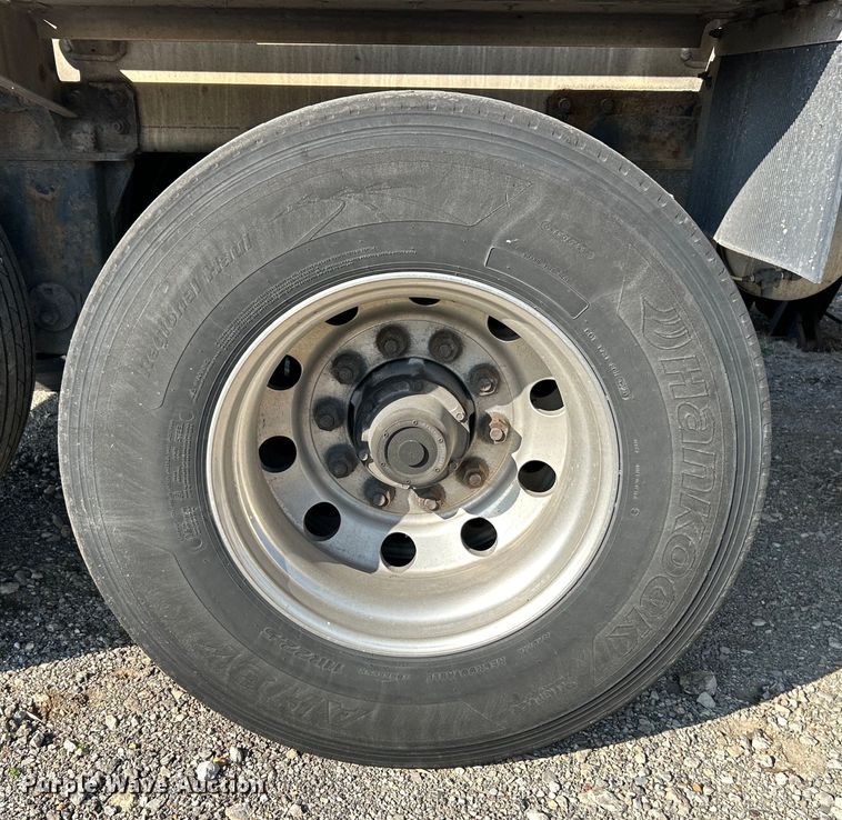 image for item EK4179 2007 Beall BAST-95-4-SB tank trailer