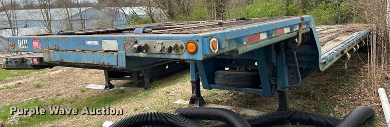 image for item EK4385 2001 Trail King drop deck equipment trailer