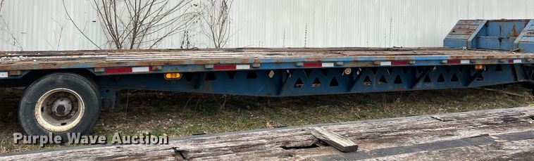 image for item EK4385 2001 Trail King drop deck equipment trailer