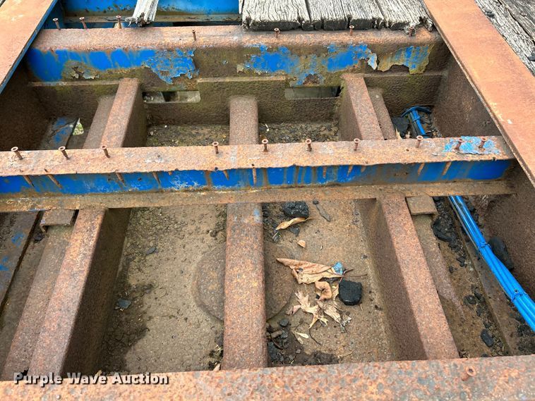 image for item EK4385 2001 Trail King drop deck equipment trailer