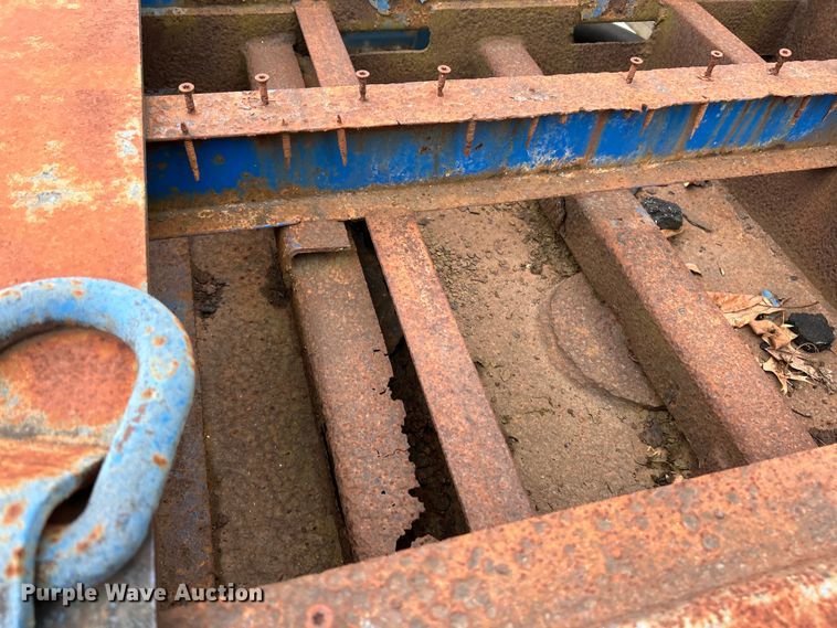 image for item EK4385 2001 Trail King drop deck equipment trailer