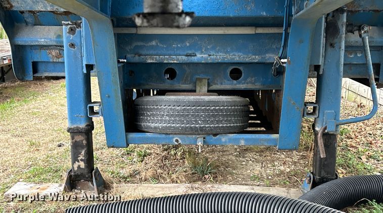 image for item EK4385 2001 Trail King drop deck equipment trailer