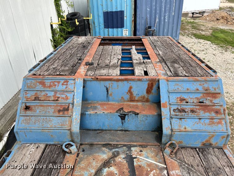 image for item EK4385 2001 Trail King drop deck equipment trailer