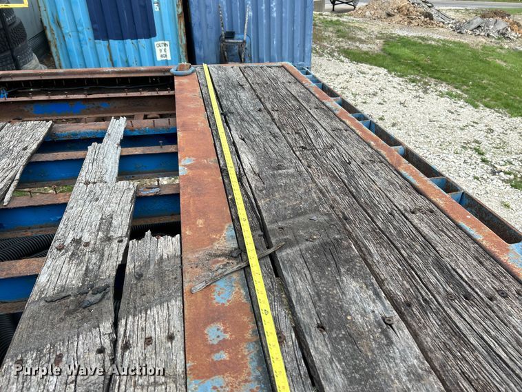 image for item EK4385 2001 Trail King drop deck equipment trailer