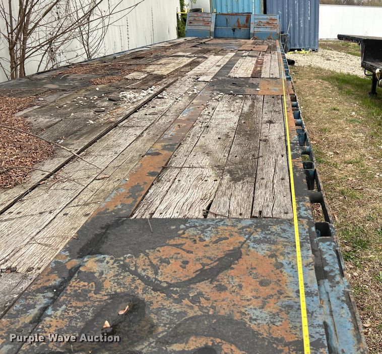 image for item EK4385 2001 Trail King drop deck equipment trailer