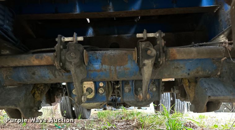 image for item EK4385 2001 Trail King drop deck equipment trailer