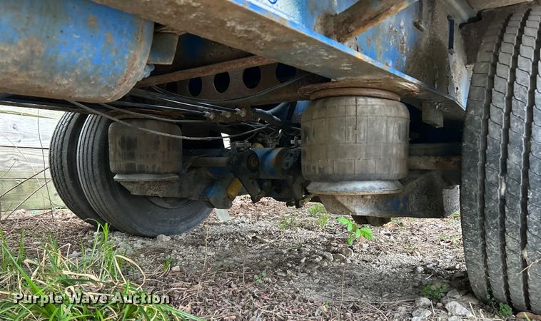 image for item EK4385 2001 Trail King drop deck equipment trailer