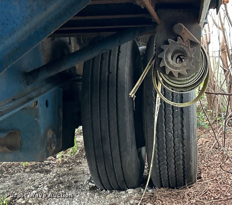 image for item EK4385 2001 Trail King drop deck equipment trailer