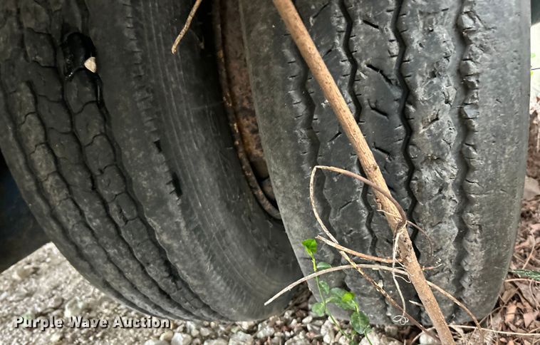 image for item EK4385 2001 Trail King drop deck equipment trailer