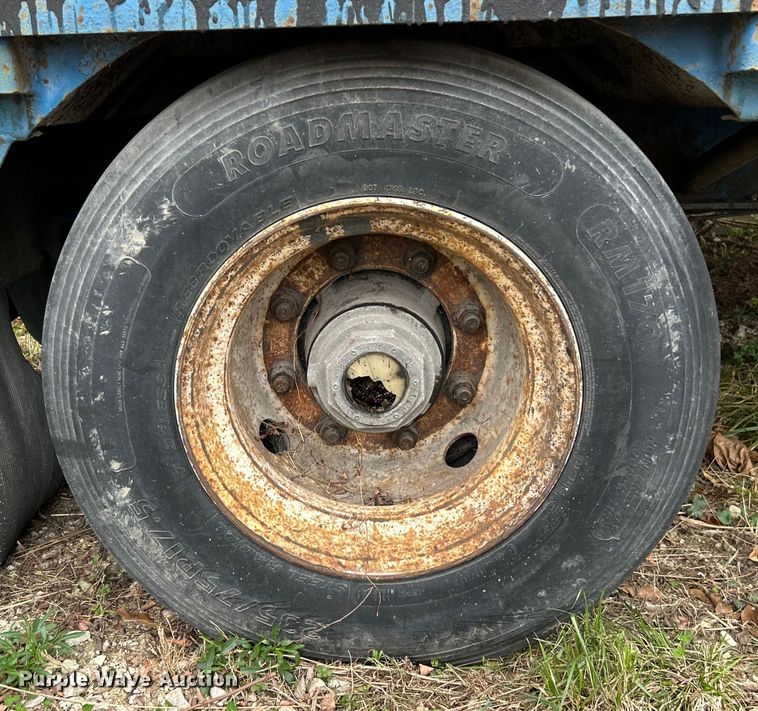 image for item EK4385 2001 Trail King drop deck equipment trailer