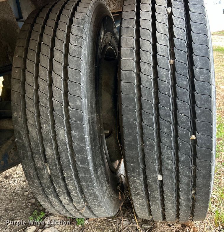 image for item EK4385 2001 Trail King drop deck equipment trailer