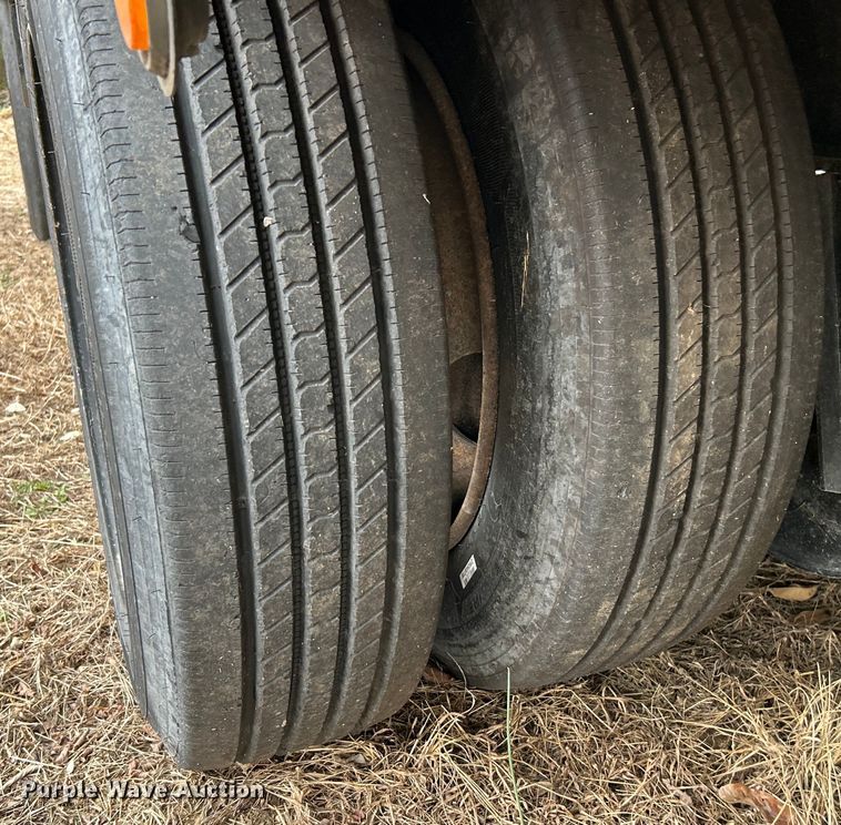 image for item EK4386 1989 Transcraft drop deck equipment trailer