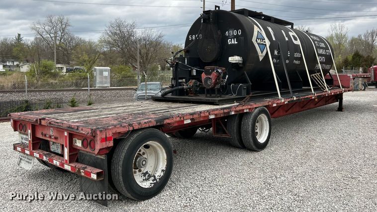 image for item EK4389 2000 Great Dane drop deck equipment trailer