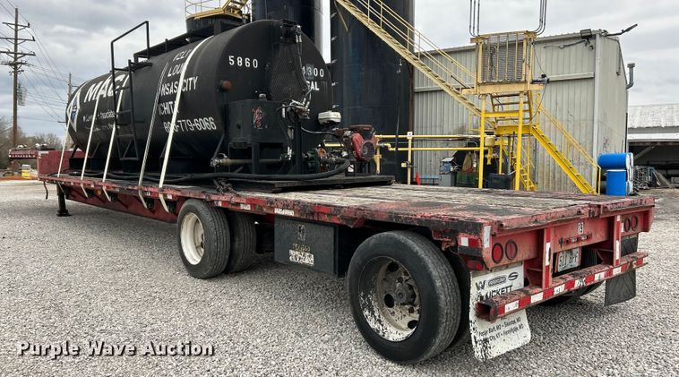 image for item EK4389 2000 Great Dane drop deck equipment trailer